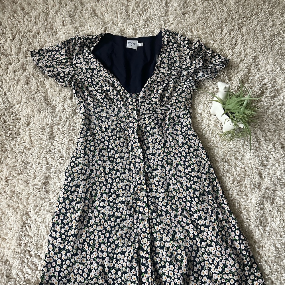 Princess Polly tiny floral button vintage short sleeve flirty midi dress. - Picture 3 of 4